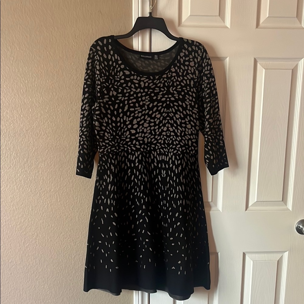 Nina Leonard Black and Tan Women's Sweater Dress L